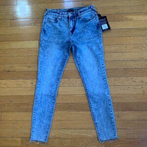 NWT True Religion Women's Jennie Curvy Skinny Mid-Rise Jeans | Blue | 28